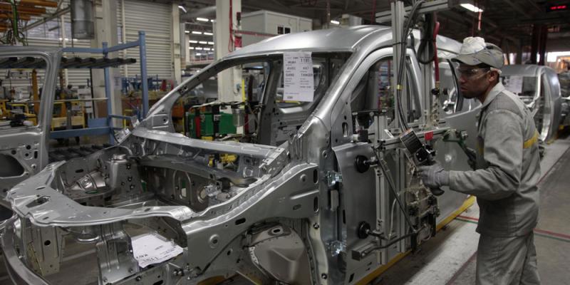 خبرات التصنيع والقوة الشرائية أبرز محفزات توطين صناعة السيارات
