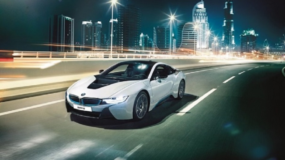 رئيس BMW يعد ب 25 موديلا كهربائيا عام 2023 ويحذر قيادات الشركة من الاخفاق