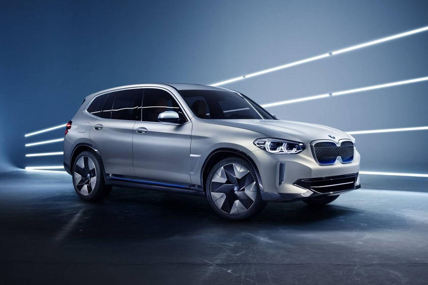 سيارات كهربائية جديدة تنافس بها BMW الهواتف الذكية