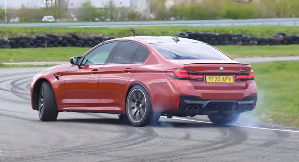 شاهد اختبار سرعة BMW M5 بالدفع الرباعي مقارنة بالخلفي
