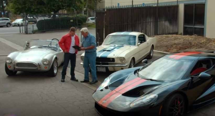 شاهد جاي لينو يتحدث عن فيلم Ford v Ferrari المنتظر مع أحد أبطال الفيلم مات ديمون