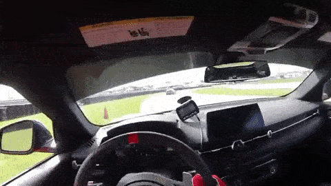 شاهد سيارة تويوتا سوبرا الجديدة تتحطم بشكل مؤسف على حلبة سباق