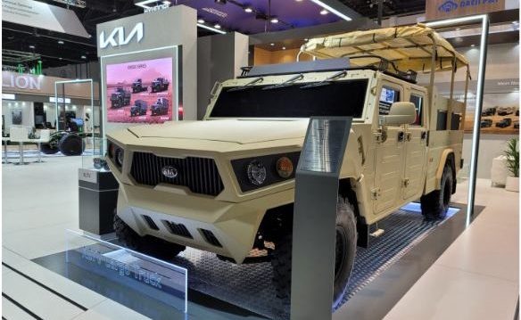 شركة كيا تطرح شاحنة نقل عسكرية معرض الدفاع الدولي 2021 في الإمارات