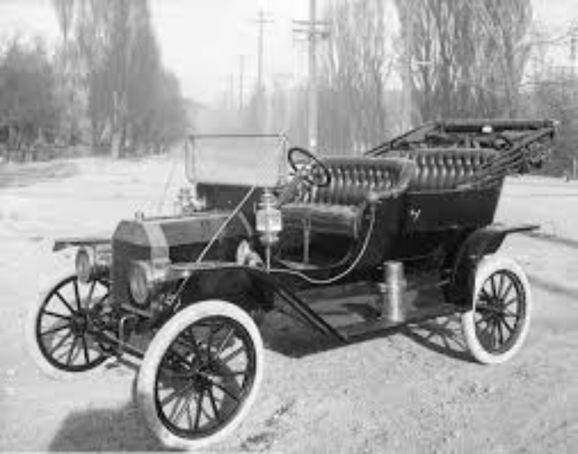 صدق أو لا تصدق أول سيارة كهربائية ظهرت قبل قرنين وأول مصمم دافنشي