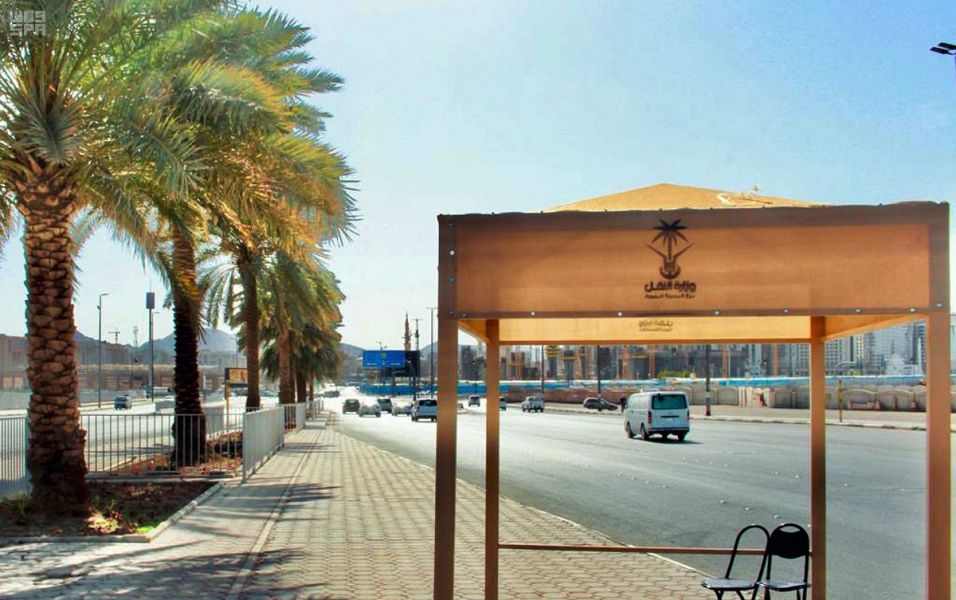 فرع وزارة النقل يقدم أكثر من 200 مظلة للنقاط الأمنية بالمدينة المنورة