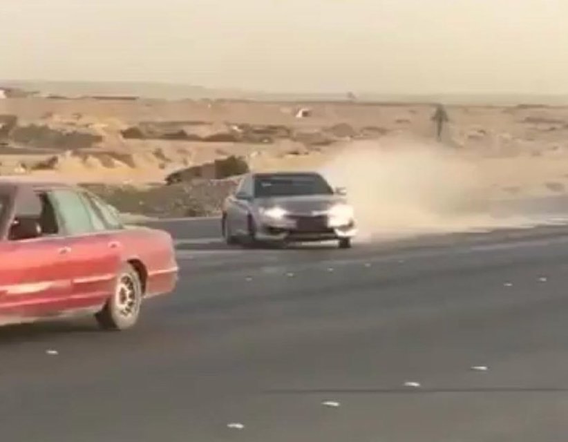 مرور الرياض يلقى القبض على مفحطين بشرق الرياض
