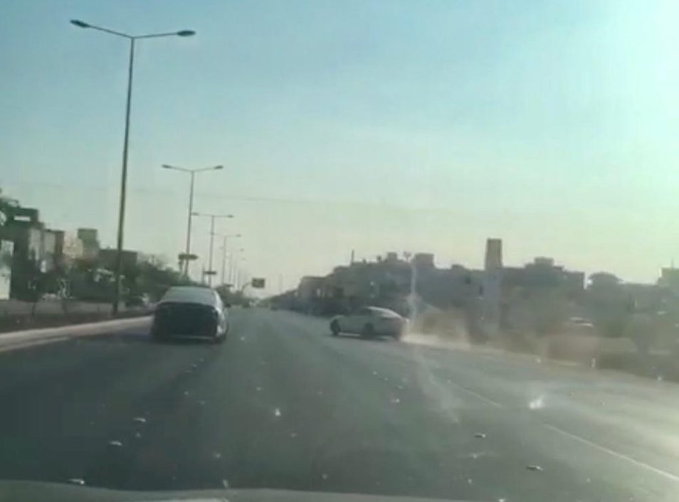 مرور منطقة الرياض يلقي القبض على قائد مركبة يمارس التفحيط