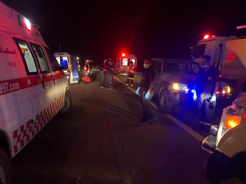 مصرع وإصابة 39 في حادث تصادم على طريق المدينة القصيم السريع