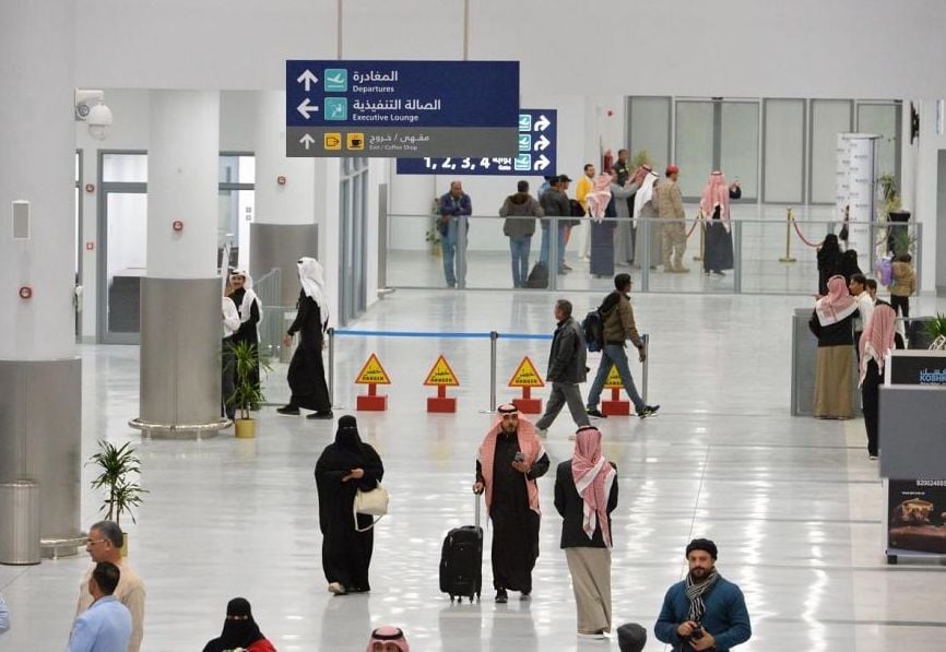 مطار عرعر الجديد خدمات وأرقام