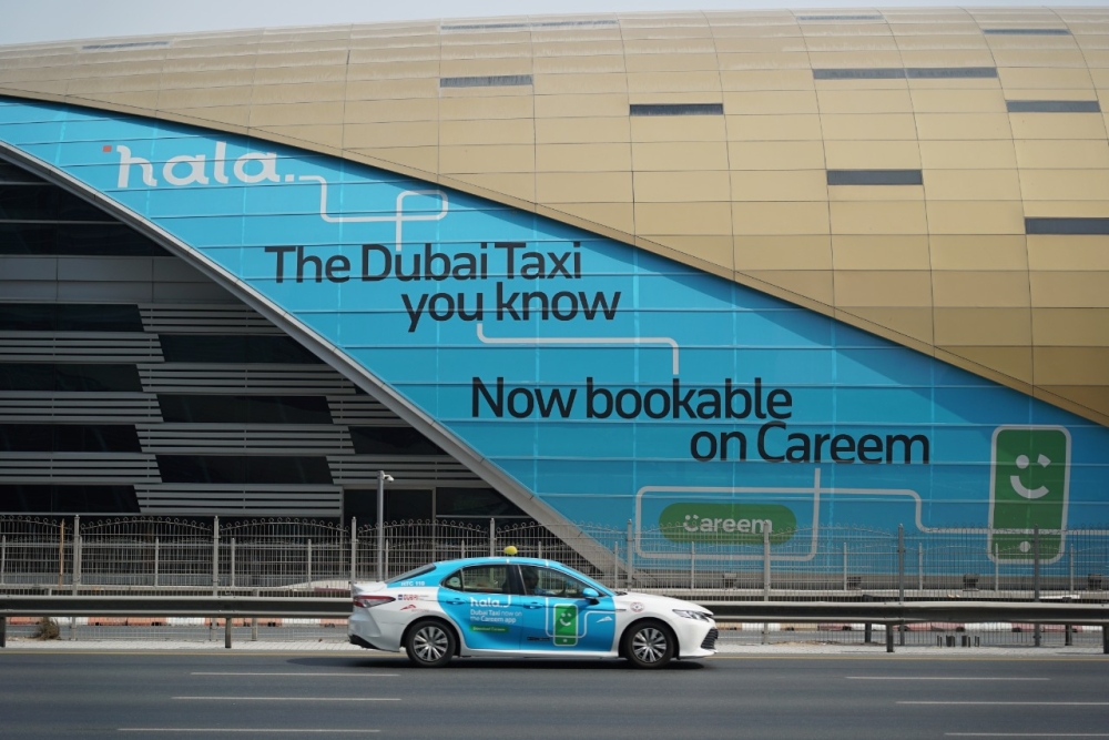 هلا تاكسي دبي تخفض تعريفتها للمتوجهين إلى المنشآت الصحية بالأمارة