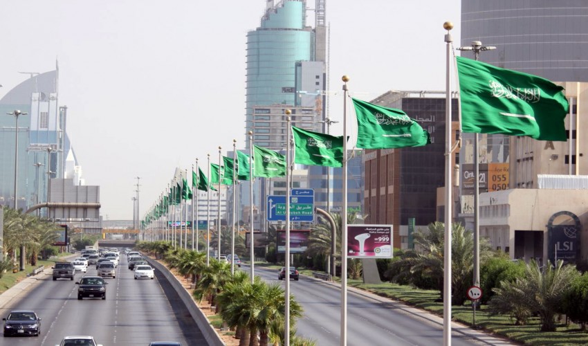 وزارة الشؤون البلدية : أكثر من 300 ألف علم تزين شوارع المملكة احتفالا باليوم الوطني