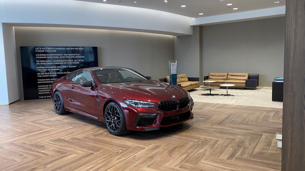 وكيل مجموعة BMW في البحرين يطلق صالة العرض الافتراضية لسيارات BMW