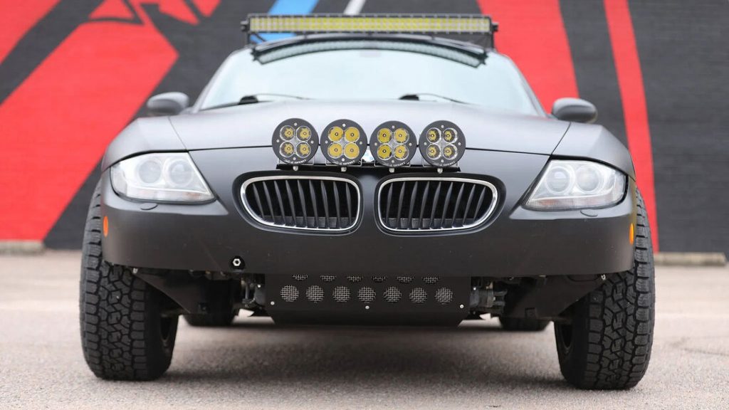 تعديل جنوني ل BMW Z4 يحولها لسيارة طرق وعره
