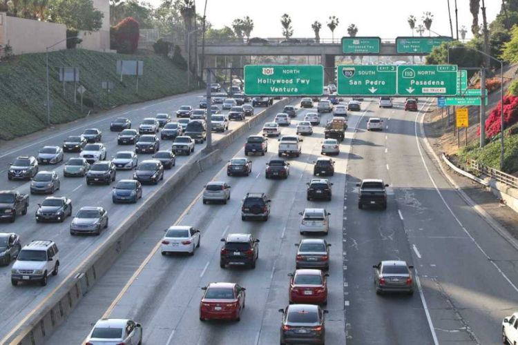 تفاصيل طلب ولاية كاليفورنيا لحظر سيارات الاحتراق الداخلي