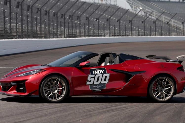اختيار شيفروليه كورفيت Z06 كشف لتكون السيارة الرسمية لسباق إندي 500 2023