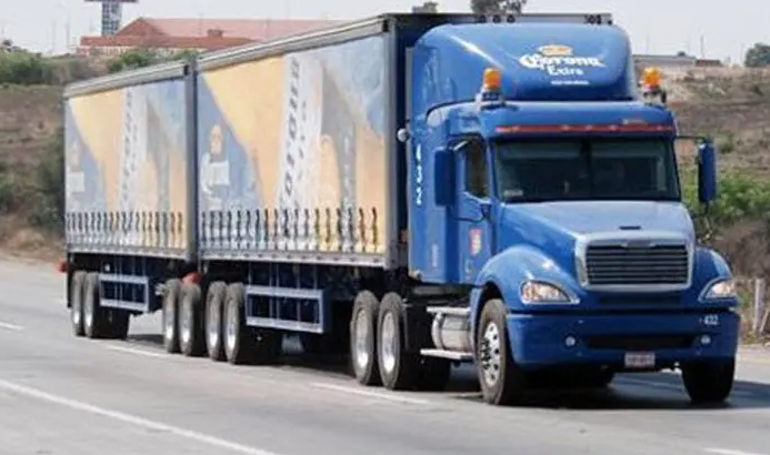 الهيئة العامة للنقل تعلن اشتراطات استخدام الشاحنات ذات المقطورة المزدوجة في المملكة