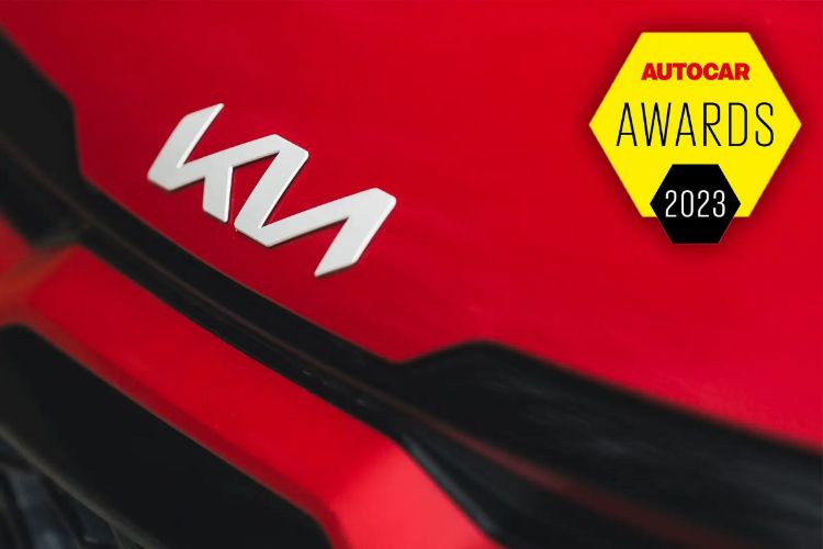 علامة كيا التجارية تحصل على جائزة أفضل شركة سيارات من أوتوكار البريطانية