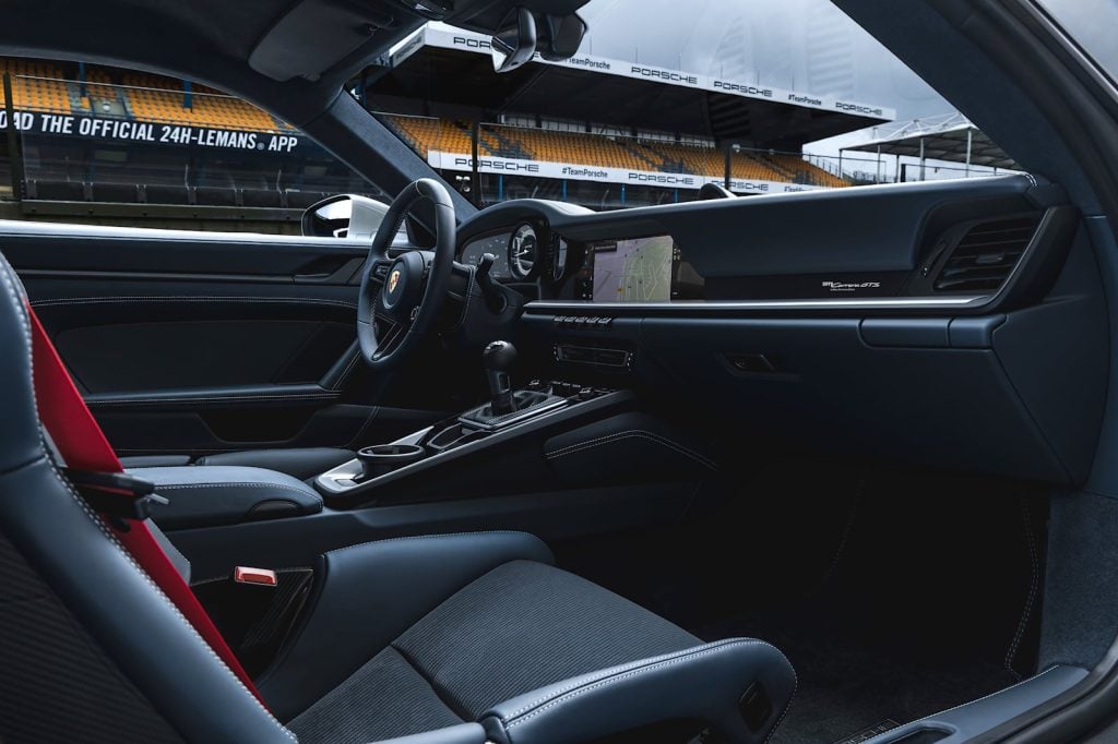 قمرة قيادة كاريرا 911 GTS