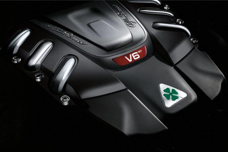 محرك ألفاروميو V6 مزدوج التوربو