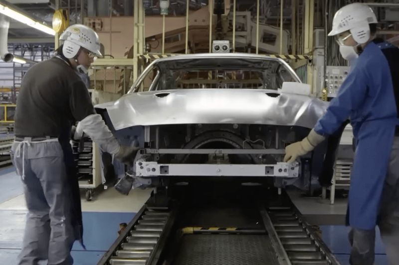 كيفية تصنيع نيسان GT-R في اليابان