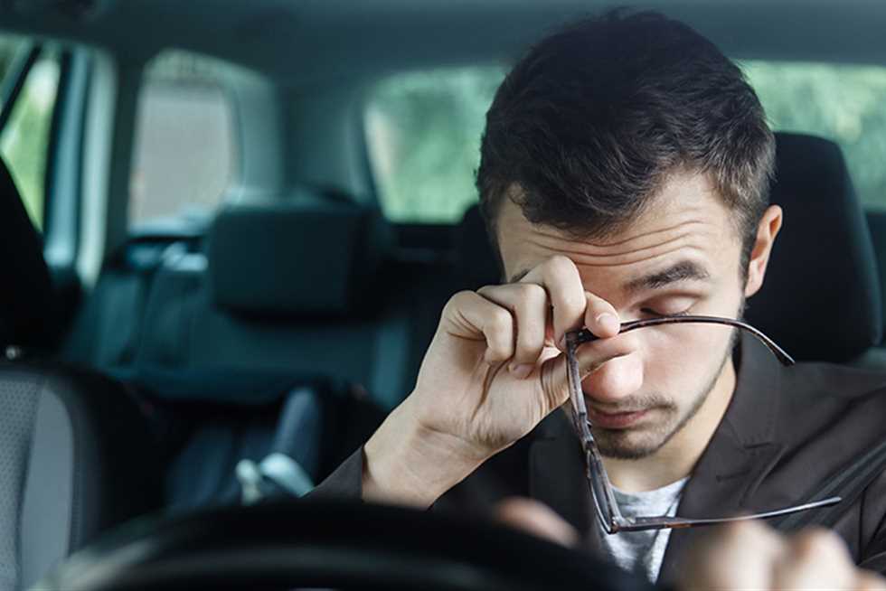 إدارة المرور تحذر من 5 مخاطر من القيادة في حالة التعب والنعاس