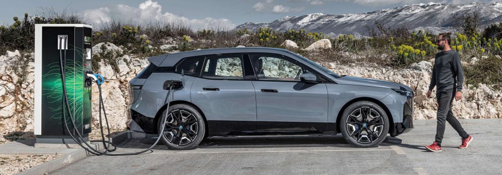 BMW تسعى للتحول الكهربائي الكامل 