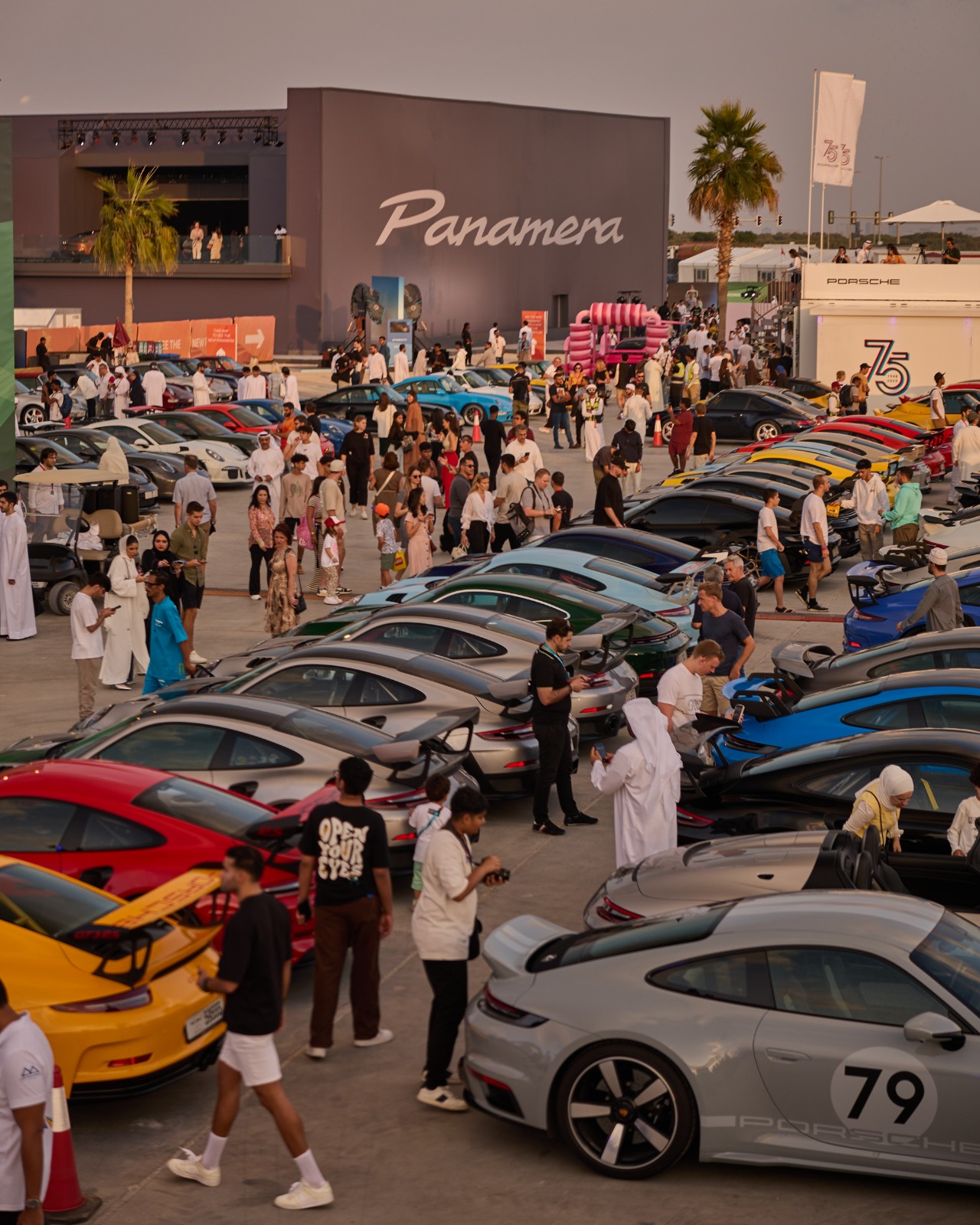 شاهد مهرجان رموز بورشه بحضور أكثر من 27 ألف من عشاق العلامة الرياضية