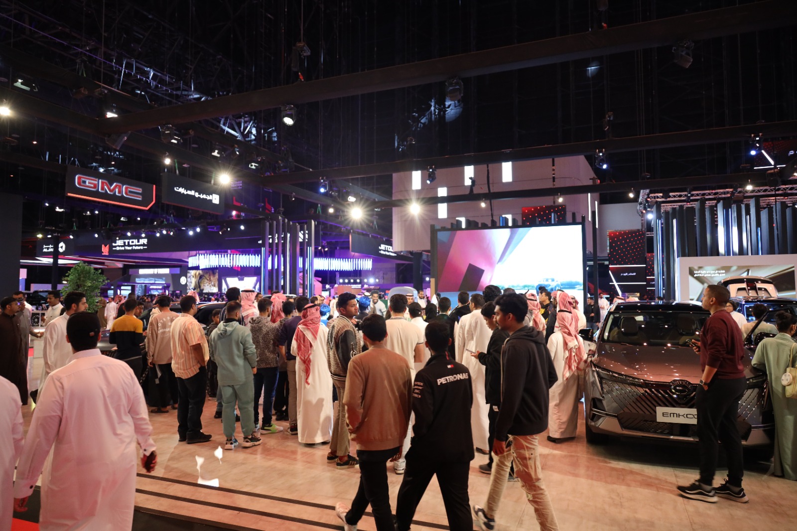 الجميح تستعرض سيارات جي أيه سي بمعرض الرياض للسيارات 2023