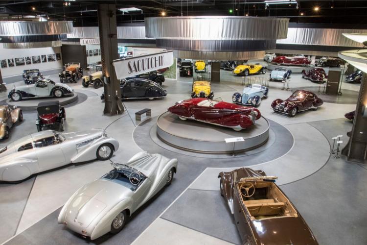 متحف مولين الشهير للسيارات