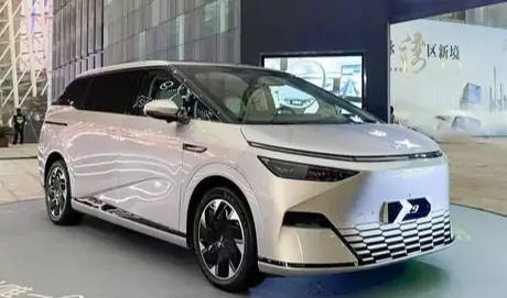 ظهور سيارة إكسبينج X9 الكهربائية العائلية في الصين