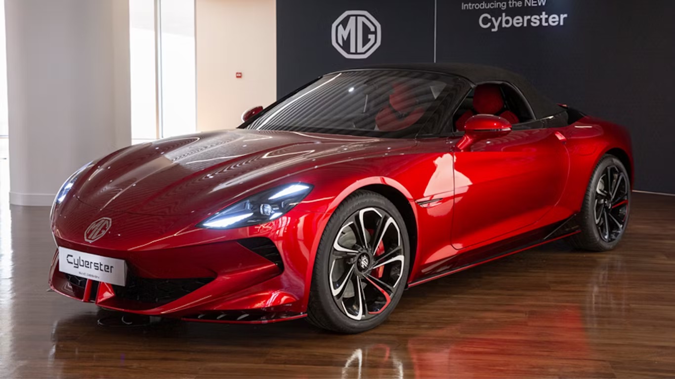 سيارة إم جي سايبرستر الجديدة MG Cyberster 2025 السيارات الكهربائية الجديدة 2025