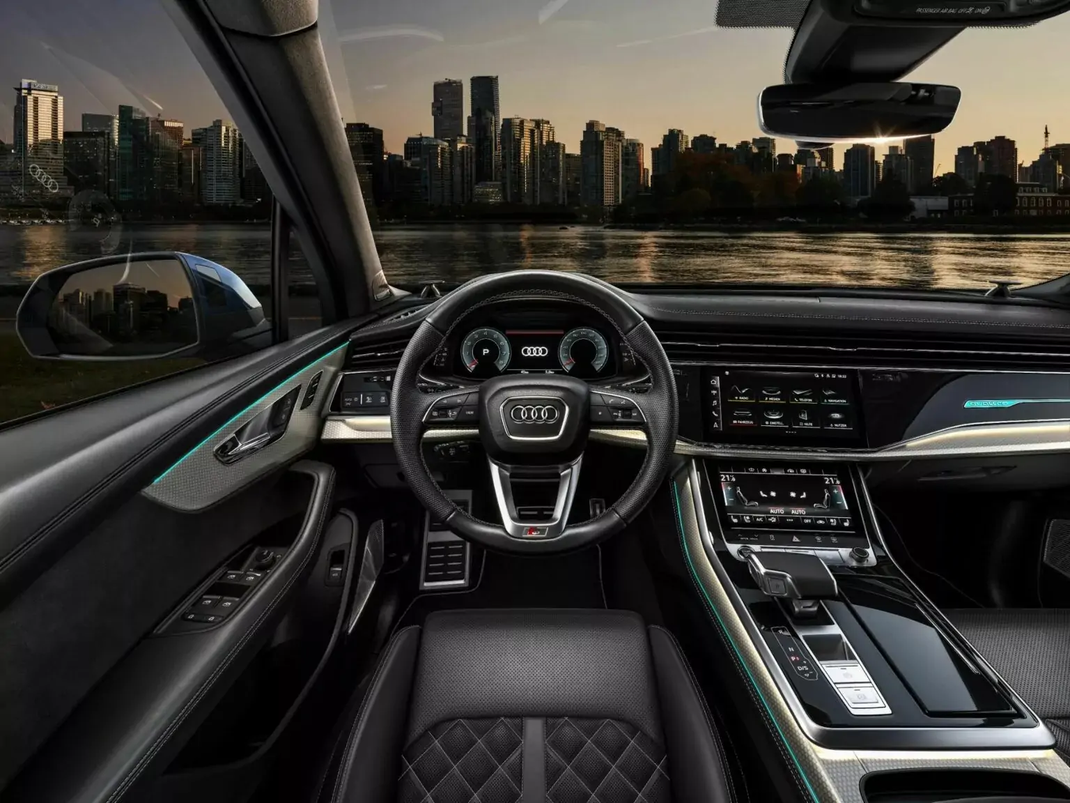 قمرة القيادة في سيارة أودي كيو 7 والتصميم الداخلي لسيارة أودي Q7 موديل 2024 الجديدة