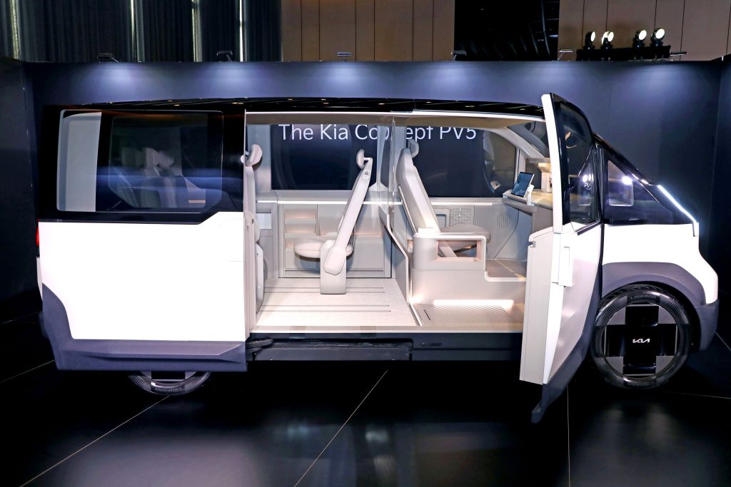 كيا تكشف خطوة مستقبلية عن منصة جديدة لسيارات الأعمال المبنية حسب الطلب