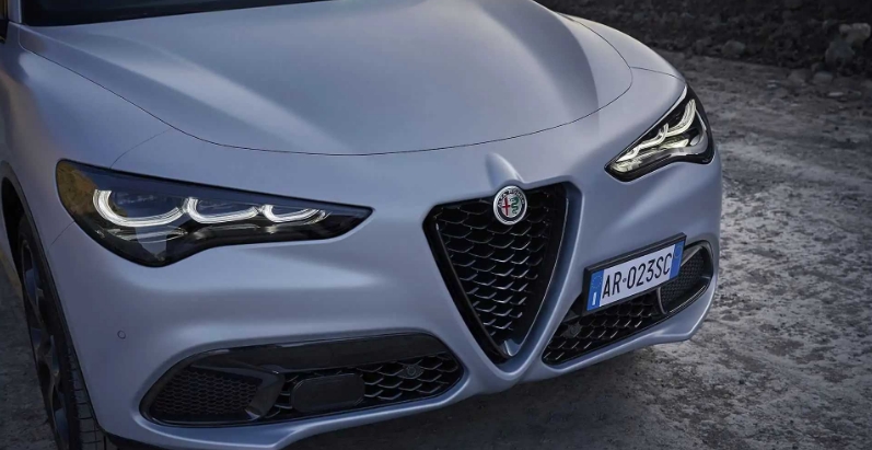أسعار ومواصفات الفا روميو ستيلفيو 2024 Alfa Romeo Stelvio: دليل شامل