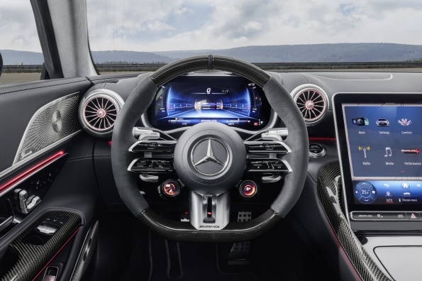 مرسيدس AMG جي تي 2024 "Mercedes-Benz AMG GT": دليل شامل يعرض المواصفات والمميزات والأسعار