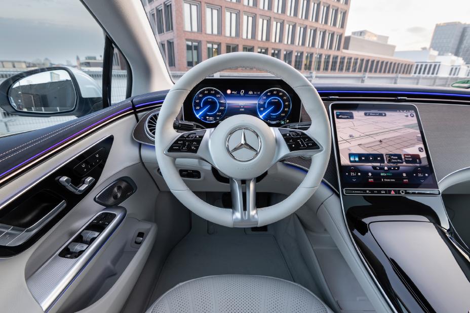 مرسيدس بنز اي كيو اي 2024 "Mercedes-Benz EQE": دليل شامل يعرض المواصفات والمميزات والأسعار