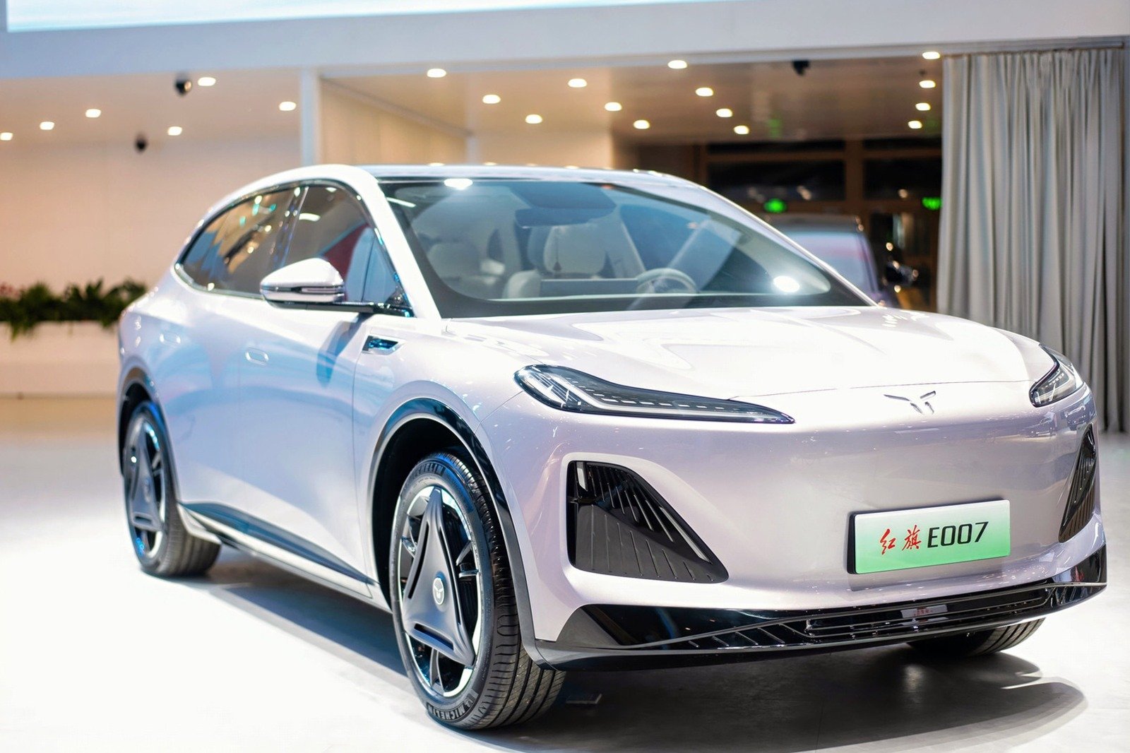 سيارات هونشي الجديدة الفاخرة تظهر في معرض بكين الدولي للسيارات 2024