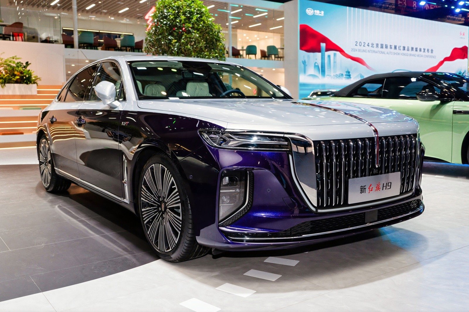 سيارات هونشي الجديدة الفاخرة تظهر في معرض بكين الدولي للسيارات 2024