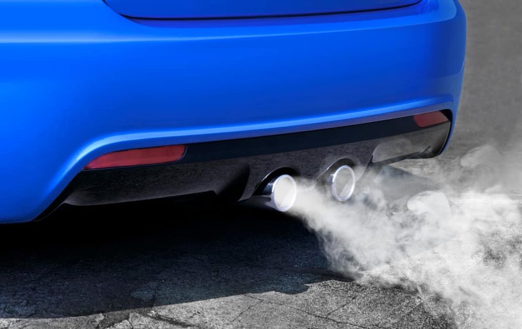 تباين انواع الدخان الصادر عن محركات البنزين والديزل