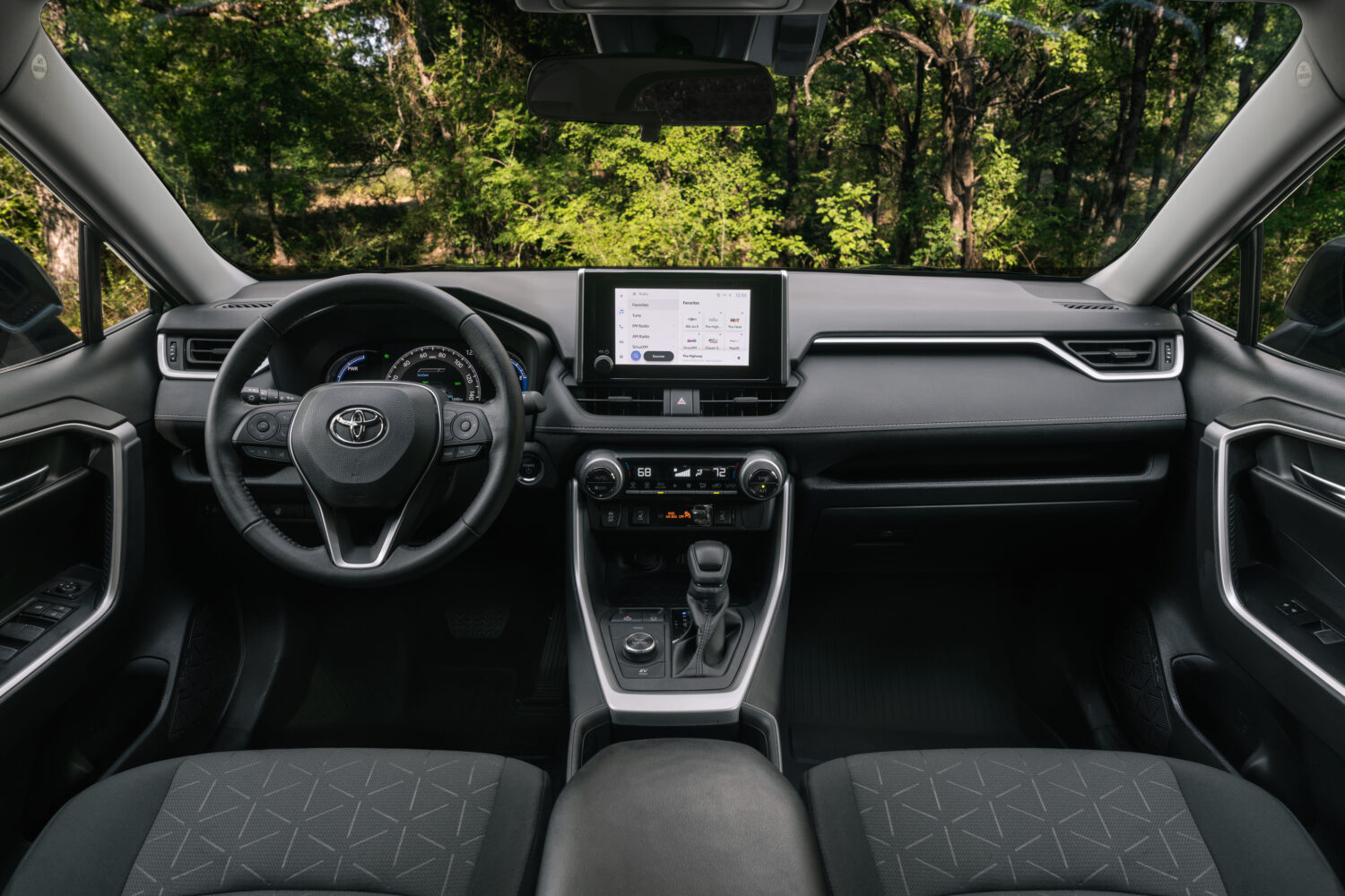 تويوتا راف 4 2024 "Toyota RAV4": دليل شامل يعرض الميزات والمواصفات والأسعار