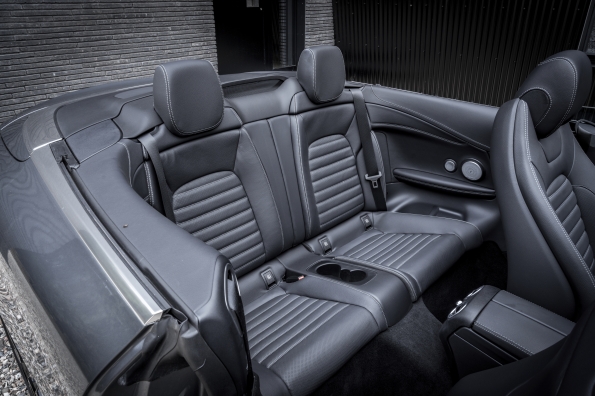 مرسيدس بنز الفئة C كابورليه 2024 "Mercedes-Benz C-Class Cabriolet": دليل شامل يعرض المواصفات والمميزات والأسعار