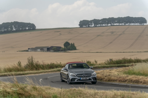 مرسيدس بنز الفئة C كابورليه 2024 "Mercedes-Benz C-Class Cabriolet": دليل شامل يعرض المواصفات والمميزات والأسعار